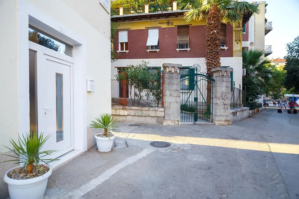 Apartment Males Split Croacia